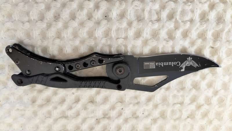 Columbia USA Saber Folding Knife