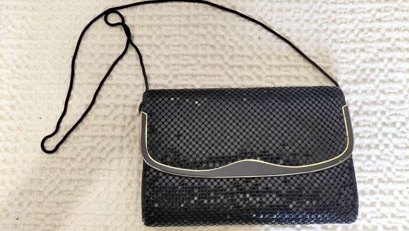 Magnificent Vintage Ladies Clutch Bag With Sling (2 Of 2)