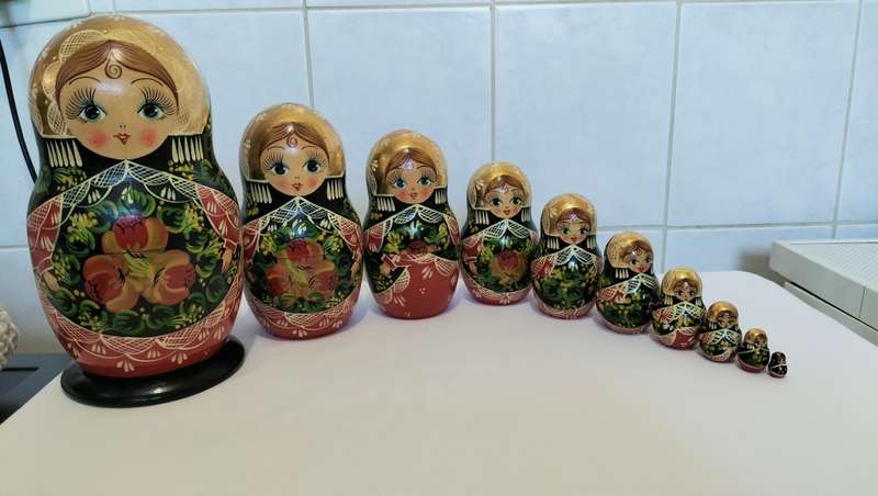 Exquisite 10 Piece Hand Painted Matryoshka Nesting Doll Set In Wood