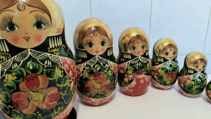 Exquisite 10 Piece Hand Painted Matryoshka Nesting Doll Set In Wood