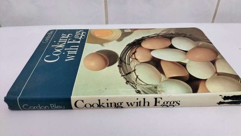 Cordon Bleu - Cooking With Eggs - Hardcover