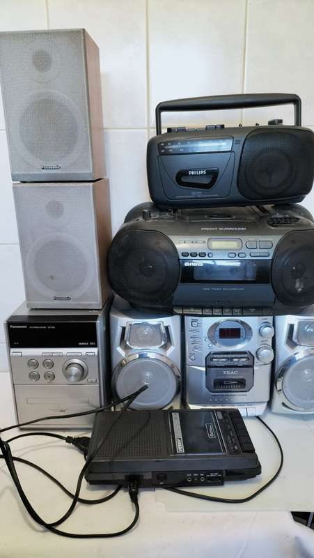 Collection of 5 Vintage Radio/Cassette/CD Players - READ DESCRIPTION