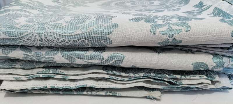 Set of 2 Stunning Quality Curtains