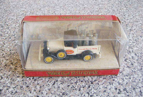 Matchbox Models of Yesteryear - 1930 Model A Ford - Glifford & Sons Dairymen