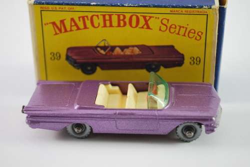 Matchbox Lesney 39B Pontiac Convertible SPW,RARE purple ,Original Box