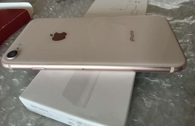 Apple iPhone 8 64GB - Gold