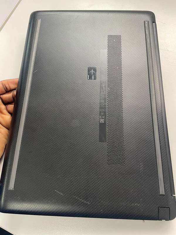 HP 15-DW2006NI - i3-1005G1 8GB RAM 1TB HDD