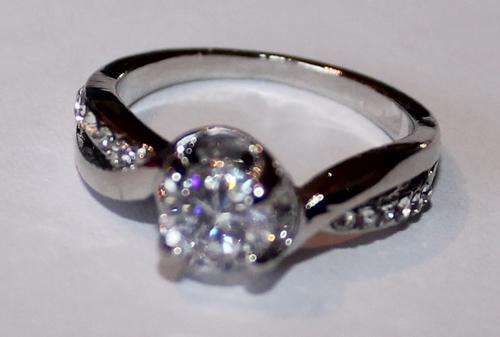 DRESS RING