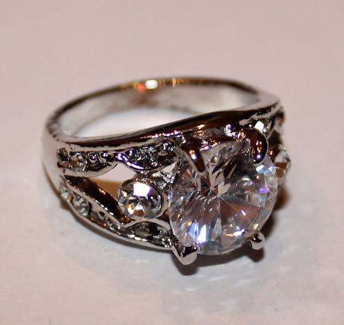 DRESS RING
