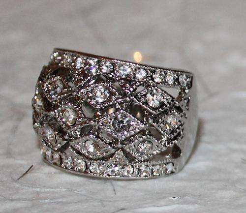 DRESS RING