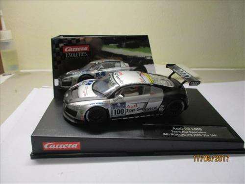 1/32 SCALE CARRERA SLOT CAR AUDI R8 LMS