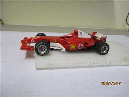 1/32 SCALE CARRERA F1 SLOT CAR FERRARI F2005