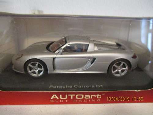 1/32 SCALE AUTOART SLOT CAR PORSCHE CARRERA GT