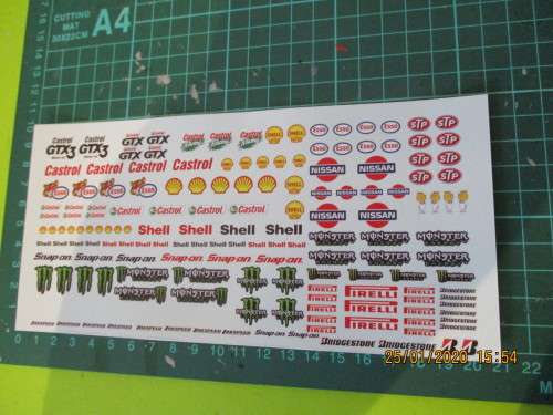 1/32  SCALE WATERSLIDE DECALS( MONSTER)
