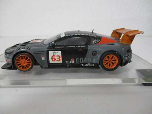 1/32 SCALE SCX SLOT CAR ASTON MARTIN (NC6 NINCO MOTOR)
