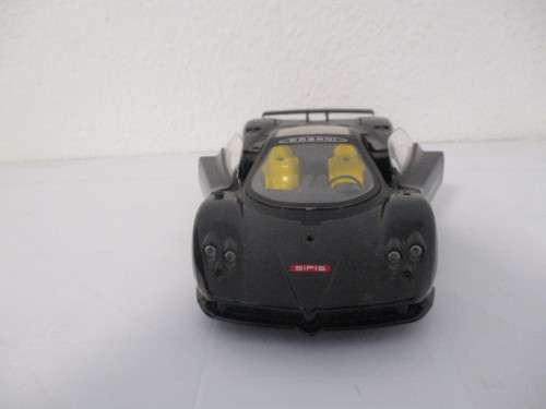 1/24 SCALE MONDO MOTORS DIE CAST PAGANI (MIRRORS MISSING)