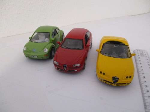1/32 SCALE DIE CAST CARS BEETLE(KINSMART) AND 2X ALFAS