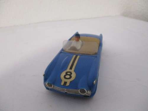 1/32 SCALE SCALEXTRIC SLOT CAR TRIUMPH TR4 (SPARES OR REPAIRS)