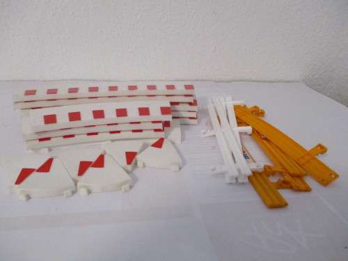 1/32 SCALE NINCO RUNOFFS AND BARRIERS (READ DESCRIPTION)