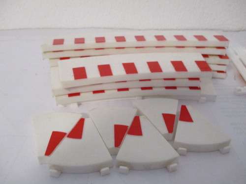 1/32 SCALE NINCO RUNOFFS AND BARRIERS (READ DESCRIPTION)