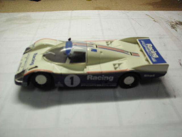 1:32 SCALE SLOT CAR - SCALEXTRIC PORSCHE 962 KENWOOD