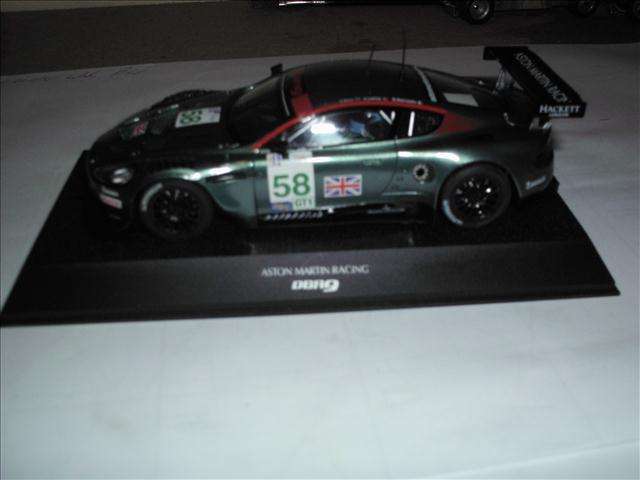 1:32 SCALE ASLOT CAR - SCALEXTRIC ASTON MARTIN DBR9