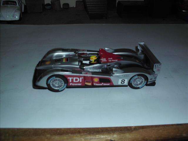 1:32 SCALE SLOT CAR - CARRERA AUDI R10 TDI