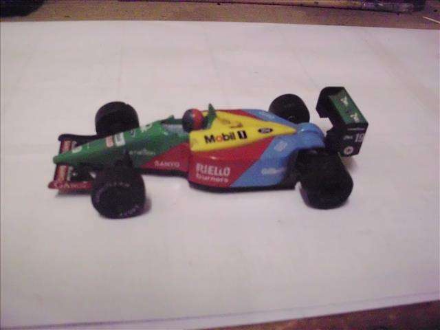 1:32 SCALE SLOT CAR - SCALEXTRIC F1 BENETTON