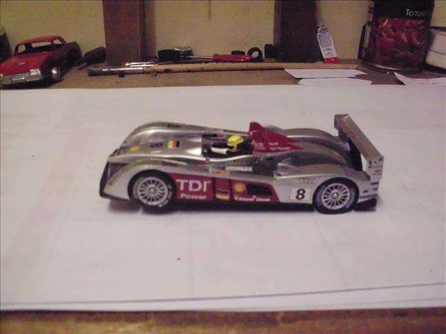1:32 SCALE SLOT CAR - CARRERA AUDI R10
