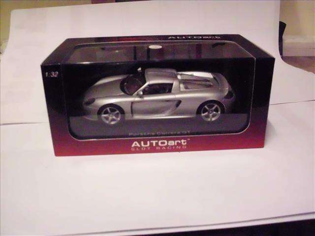 1:32 SCALE SLOT CAR - AUTOART PORSCHE CARRERA GT