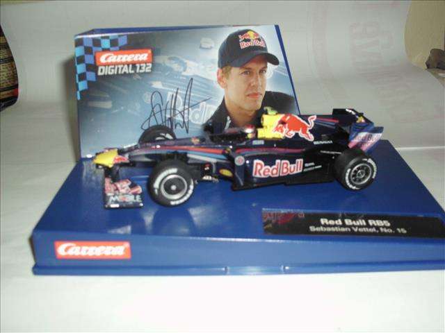 1:32 SCALE SLOT CAR - CARRERA DIGITAL "RED BULL" RB5 SEBASTIAN VETTEL