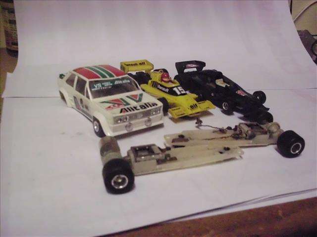 132 SCALE POLISTIL SLOT CARS 2 F1S 1 FIAT BODY+ 2 CHASIS