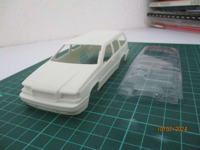 1/32 SCALE RESIN SLOT CAR BODY VOLVO 850 WAGON
