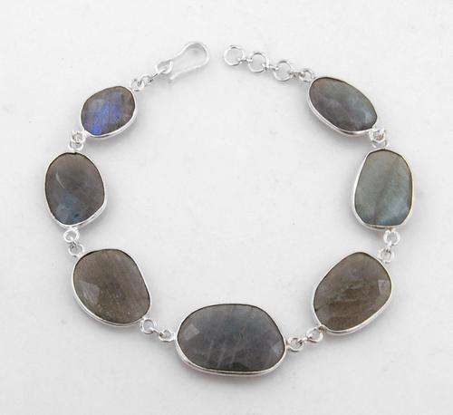 Handcrafted 12 Gm Designer Labradorite Gemstone Bracelet in Silver