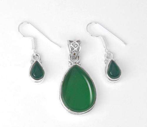 Onyx Gemstone Silver Pendant With Earrings