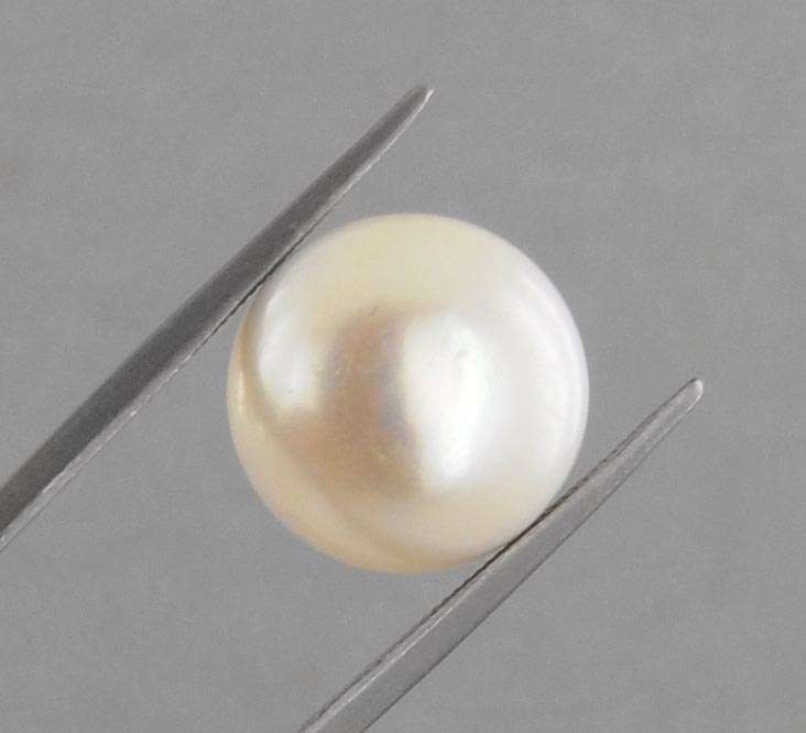 12.27 Ct MGL Certified Round White Freshwater Pearl Gemstone