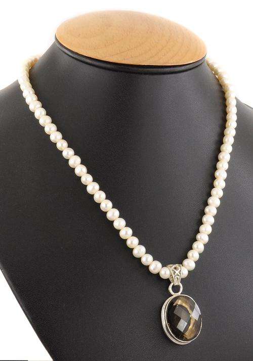 32 Gm Pearl Gemstone Beaded Necklace With Smoky Quartz Gemstone Pendant