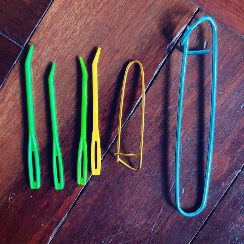 Crochet Kit (Crochet hook + Knitting Tools)