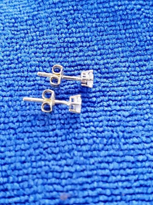 Gold studs