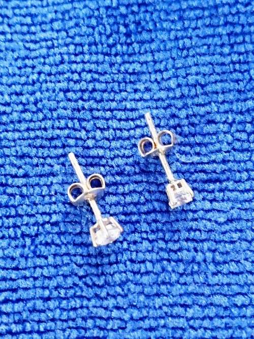 Gold studs