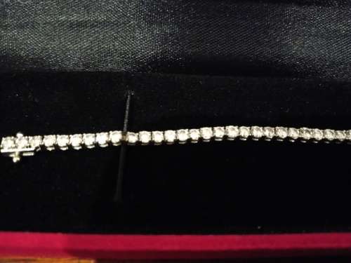 DIAMOND TENNIS BRACELET STUNNING, HEAVY , BRILLIANT