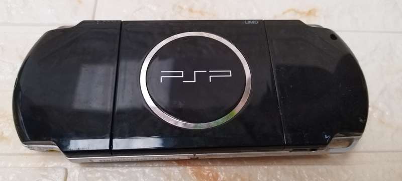 Psp 3004 with 2 games and new 3600mah battery