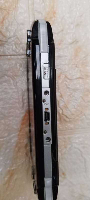 Psp 3004 with 2 games and new 3600mah battery