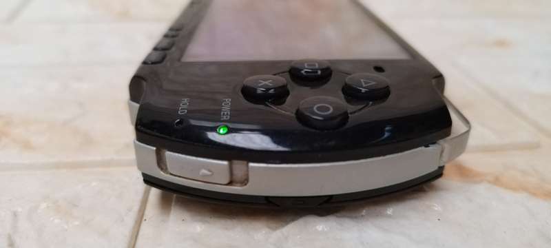 Psp 3004 with 2 games and new 3600mah battery
