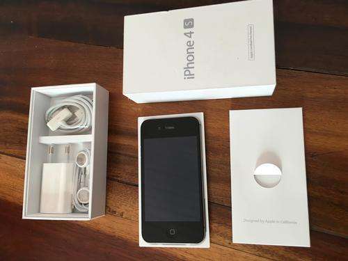 iPhone 4s 8GB with all accessories + free iPhone 4s 16GB