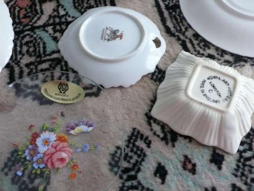 VINTAGE PORCELAIN BRIC A BRAC MIX