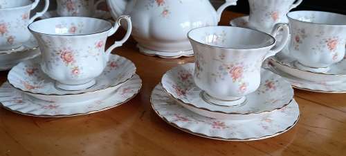 Royal Albert Peach Rose Tea set