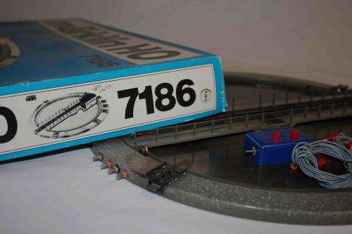 Marklin 7186 Electric Turntable For M & K Track.