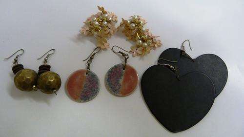 4 prs pretty earrings