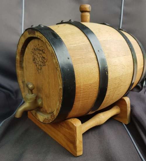 Oak wine barrel (about 5 lt size)